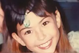 她是三国混血儿，20岁结婚，21岁生孩子，今27岁被宠成公主图片