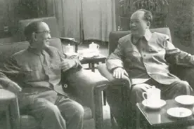 郭沫若和毛泽东相交40年，毛泽东称赞他为：鲁迅先生的继承人图片