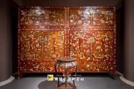 富察皇后陪嫁的两个黄花梨大柜图片