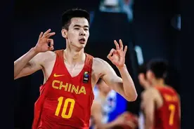 天赋异禀的高大控卫—郭昊文图片