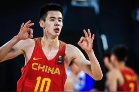 天赋异禀的高大控卫—郭昊文图片