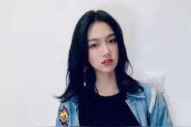 曾可妮牛仔装，青春可人图片