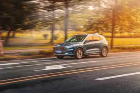 试驾福特锐际：全系2.0T+8AT、不到17万的真香SUV图片