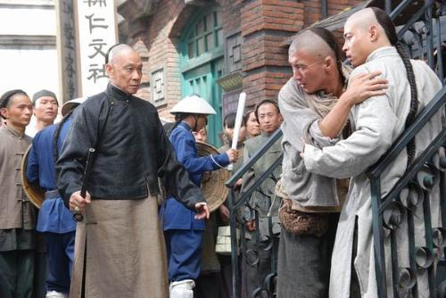 这部电影拍了10年，原本有周星驰张国荣参演，谢霆锋拍戏救了命