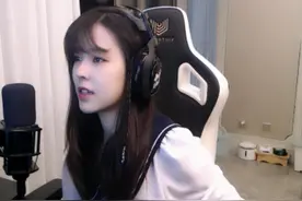 沫子给19岁铁粉送限定鼠标，却被转手出售，看清价格后：心凉半截图片