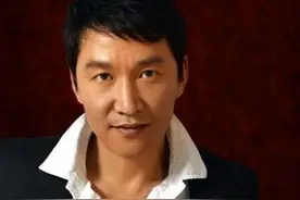 靠《插翅难逃》走红，后拍戏赔了2000万的赵燕国彰，今现状如何？图片