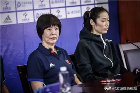 母亲节致敬女排名帅！郎平到底有多偏爱朱婷？李盈莹遭调侃羞红脸图片