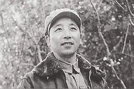 警卫连长踢开营长的门：老子不站岗了！62年后连长成了副国级图片