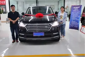 皖北车友花20万元买汉龙旷世，和老板的揽胜停一起，同事拍下照片图片