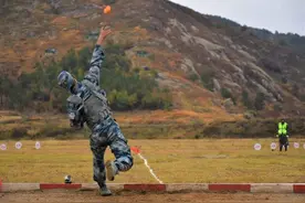 若手榴弹落到身边，能捡起来往回扔吗？听听老兵咋说图片