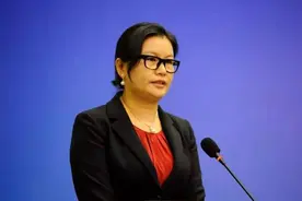 湖南女首富周群飞的发家史图片