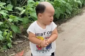 宝爸给儿子理的发型太“成熟”，妈妈无语，网友：是你吗，广坤？图片