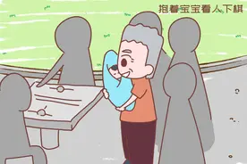 宝宝一岁抓周，一把抓到一个“小东西”，全家人笑容逐渐凝固了图片