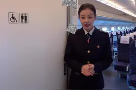 高铁卫生间到底怎么锁门？图片