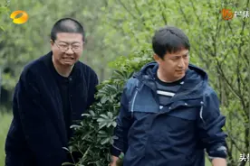 李诞连钓鱼都觉得累，抱怨没睡午觉，被彭昱畅怼：都被你哈哈没了图片
