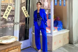 “成德善”李惠利，丝巾竟当衣服穿，御姐范儿超吸睛图片