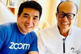 “高人”李嘉诚又赢了，疫情下狂揽500亿图片
