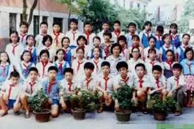 一个公务员写的同学聚会通知书，火了！图片
