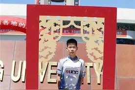 和父母、爷爷同上一校！这3位“少年学霸”：15岁考交大，拿全国第一！图片