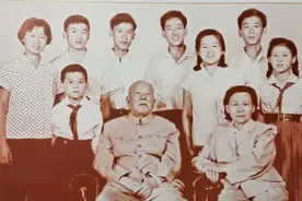 最高龄女红军王定国辞世，生前曾主动搬出带院子的大房子图片