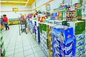 给娃喝“盒装”牛奶“袋装”牛奶有区别？超市员工：营养差别大图片