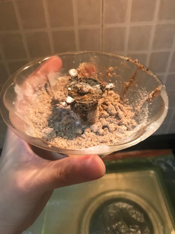 想洗油烟机，架子却拆不下来？我有办法！陈年油腻分分钟变清爽