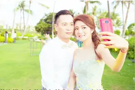 38岁的安以轩，仍有一颗少女心，被百亿老公宠成小公主！视频封面