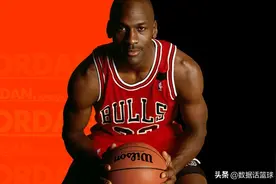 拿到3万分，贾巴尔用了1101场比赛，乔丹960场，而詹姆斯是这数据图片