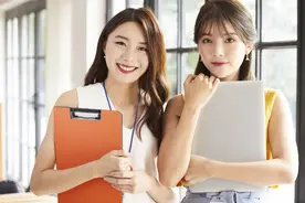 23岁女大学生应聘，被要求当面换衣服，直接拒绝被淘汰图片