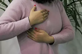 乳腺癌术后9年转移，不是5年就没事了吗？还能够治疗吗？图片