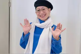 68岁的韩国奶奶，嘴大、身材瘦还一头白发，却靠穿搭成为时尚标杆图片