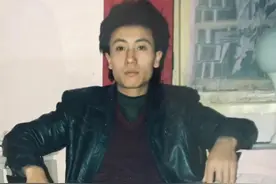 我爸年轻时真是太！帅！了图片