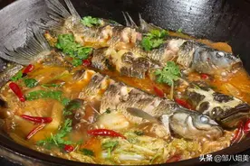 给鱼去腥，不要用料酒，教您一个好方法，炖鱼无腥味，鲜香十足图片