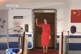 看到站在孟晚舟背后的男人，我终于明白真正的婚姻是这样图片