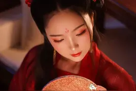 张丽华：历史上有名的祸妃，帝王膝上听百官奏事，灭国后下场凄惨图片