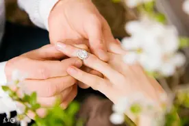 小说：刚离婚就被前夫的兄弟表白，她该何去何从？图片