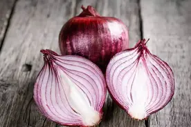 一样都是洋葱，原来紫皮和白皮的区别这么大，以后别买错了图片