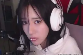 呆妹儿深夜“整活”，穿紧身衣送福利称：没露点，下一秒被封图片