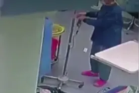 点赞!西安一护士晕倒在手术台 醒后第一件事:接着抢救病人视频封面