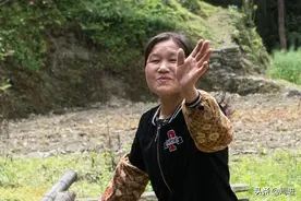 乡村发现一个独居的聋哑女人，由此引出了一个家庭的心酸故事图片