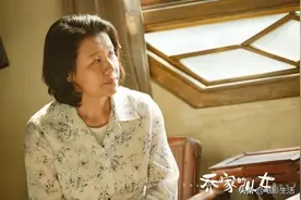 “中年晚成”的4位女星，一手“烂牌”打成了王炸图片