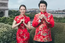 郎朗与小12岁娇妻上节目，看到吉娜卸妆后，网友：确定成年了？图片