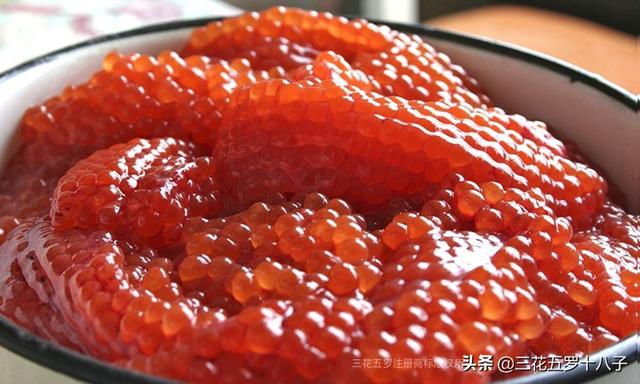 大马哈鱼籽第一次吃有点腥！第二次吃有点咸！随后一直都想吃