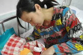 产后坐月子，是让婆婆照顾，还是请月嫂？我来告诉你真相图片