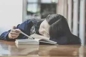 高一期中考试出现：断崖式”下跌，是时候告诉孩子应该怎么学习了图片