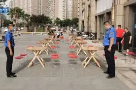 曲江新区引导沿街商铺有序外摆图片