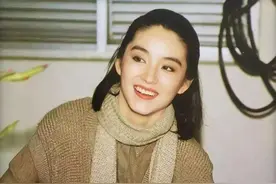 我头皮发麻，一身鸡皮疙瘩，她太美了图片