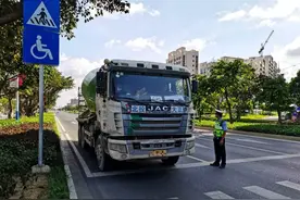【两客一危一货】宿醉上路，这位司机将面临驾驶证降级图片