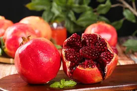 石榴价格腰斩，冬枣跌至3元，猕猴桃堆积卖不动，水果之殇来了？图片