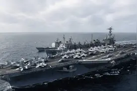 只有11艘航母，为什么美军却可以出动20个航母战斗群？图片